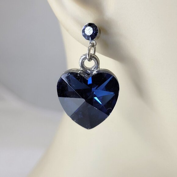 Heart Shaped Mini Earrings - Picture 1 of 8